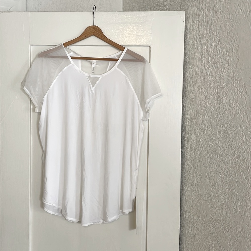 NWT LuluLemon shirt ✨